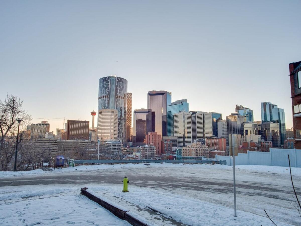 Gorgeous 2Br Condo W Parking Patio Coffee! Calgary Zewnętrze zdjęcie