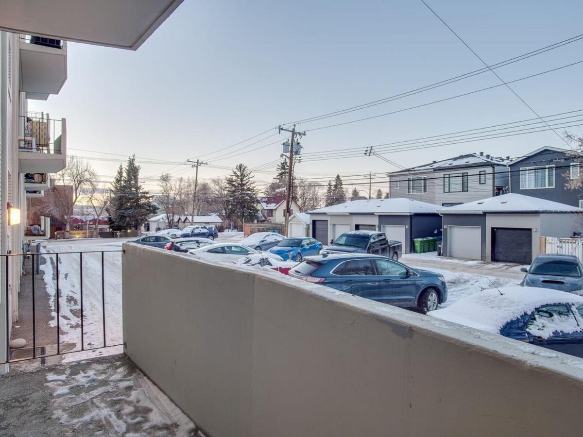Gorgeous 2Br Condo W Parking Patio Coffee! Calgary Zewnętrze zdjęcie