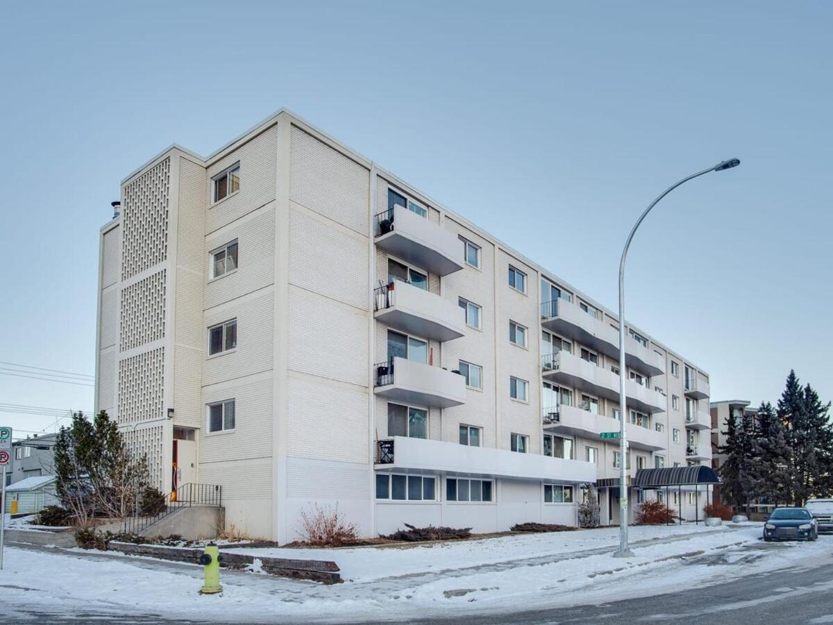 Gorgeous 2Br Condo W Parking Patio Coffee! Calgary Zewnętrze zdjęcie