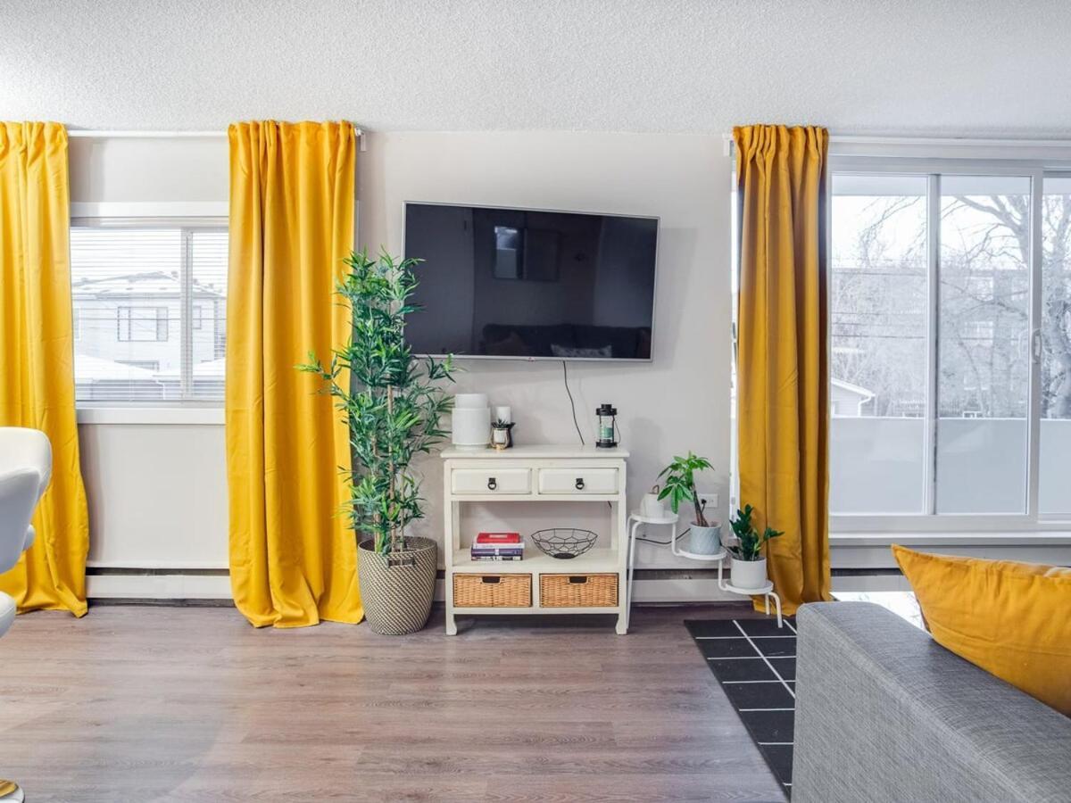 Gorgeous 2Br Condo W Parking Patio Coffee! Calgary Zewnętrze zdjęcie