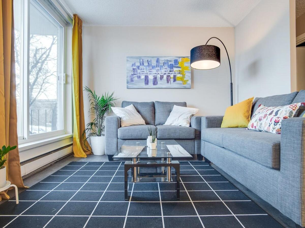 Gorgeous 2Br Condo W Parking Patio Coffee! Calgary Zewnętrze zdjęcie